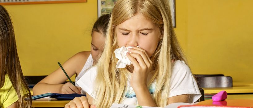 Zbliża się rok szkolny, a z nim sezon na grypę. Dlaczego dzieci we wrześniu chorują częściej?