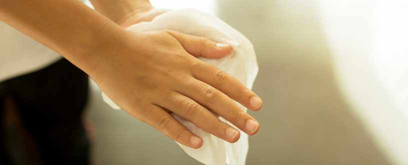 Nie tylko woda i mydło — czym jeszcze czyścić ręce?